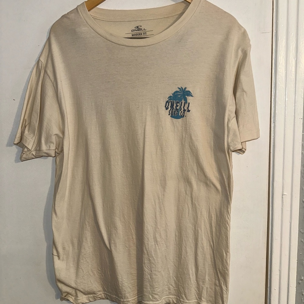 O’Neill cream colored T-Shirt, hardly worn, no stains, size large